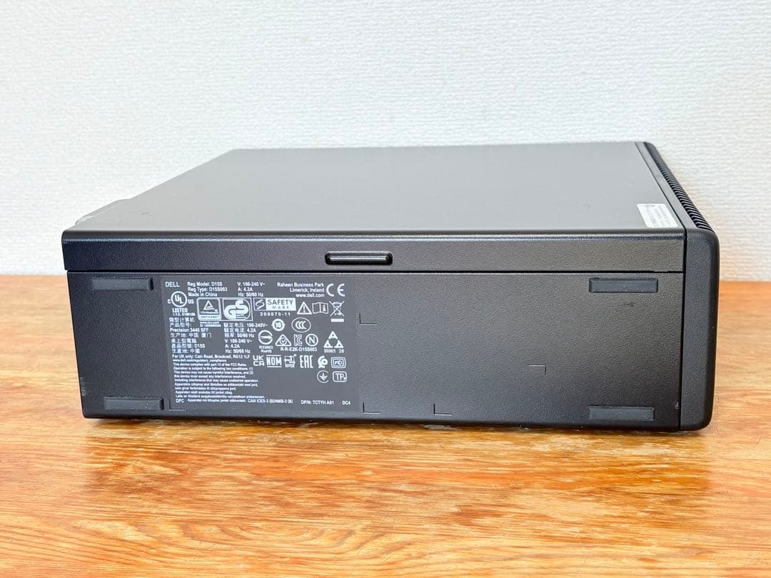 ベアーボン状態のDell Precision 3440/CPUなし・メモリなし