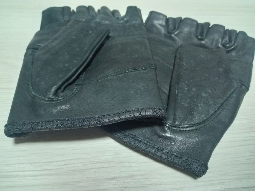 ヤスユキ　イシイ　　レザーグローブ