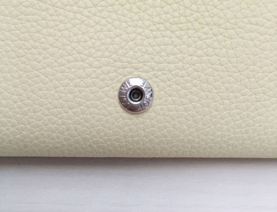 ロエベ LOEWE 三つ折り財布【美品】