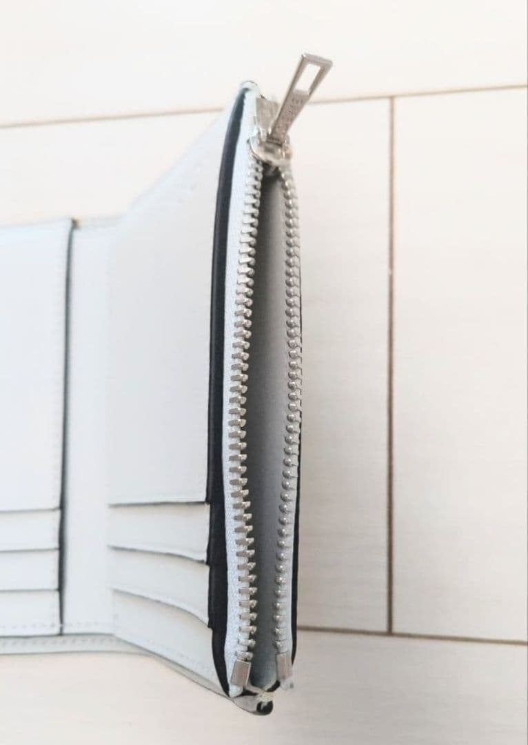 ロエベ LOEWE 三つ折り財布【美品】