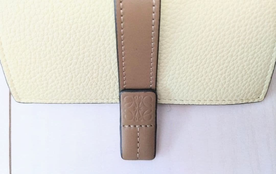 ロエベ LOEWE 三つ折り財布【美品】