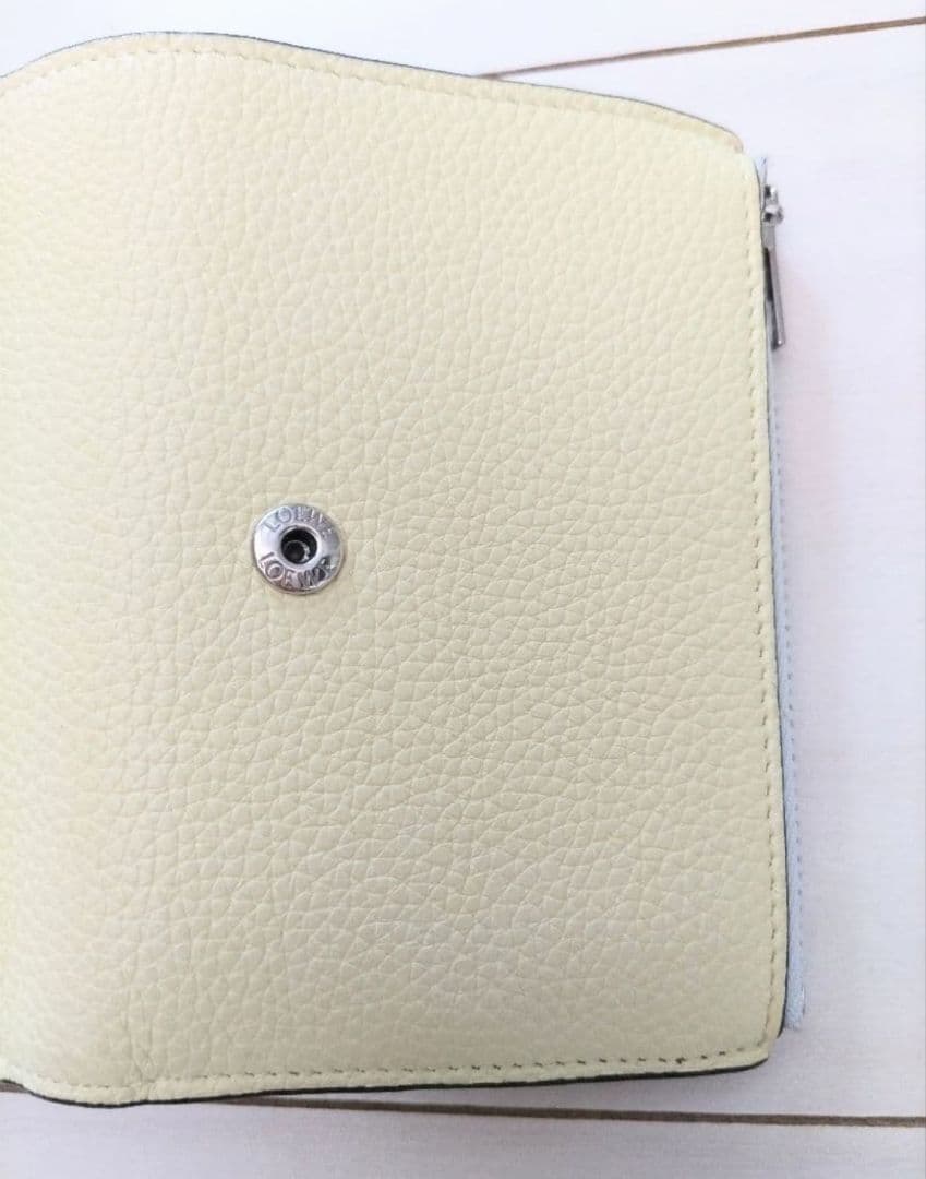 ロエベ LOEWE 三つ折り財布【美品】