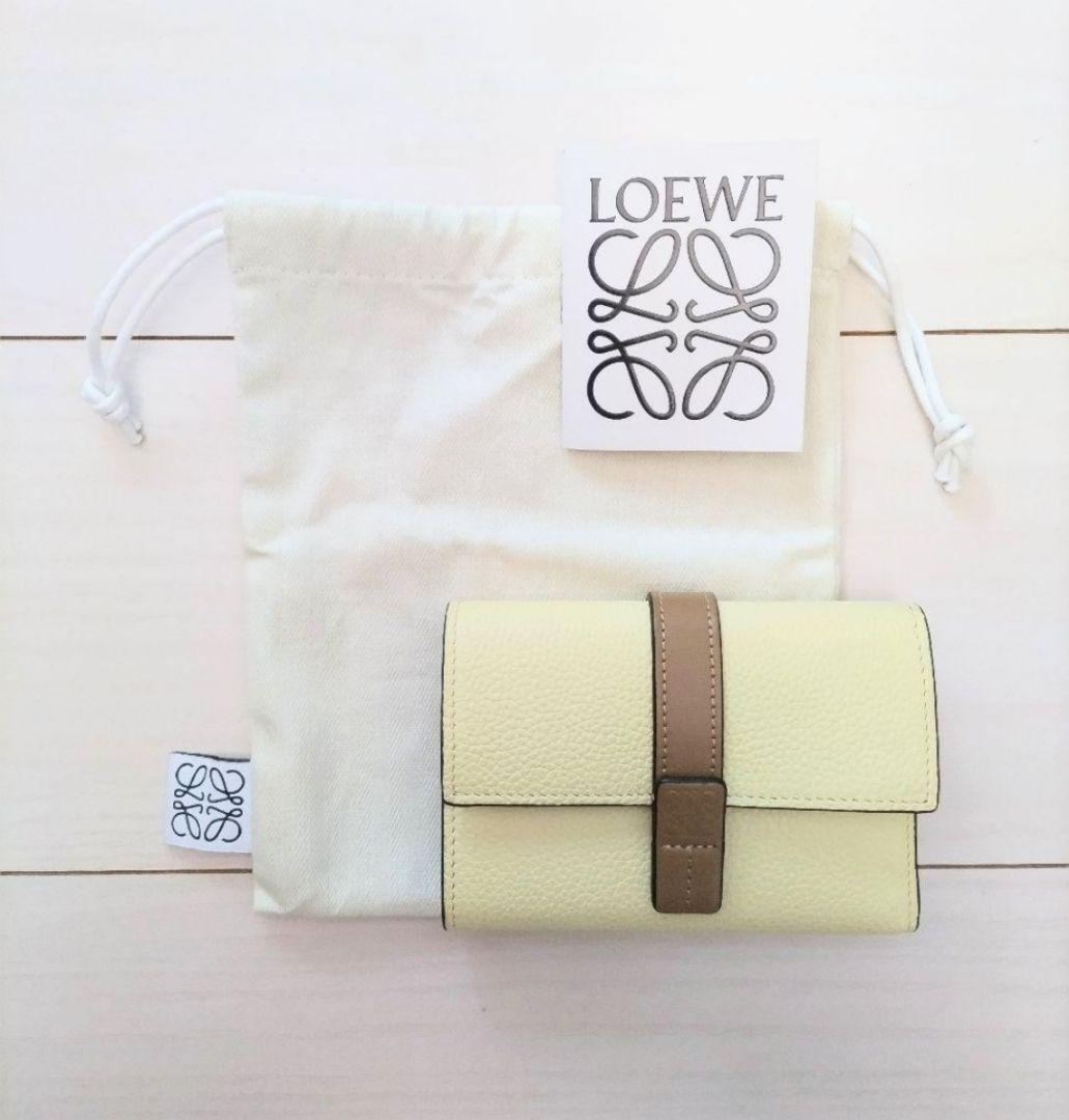 ロエベ LOEWE 三つ折り財布【美品】