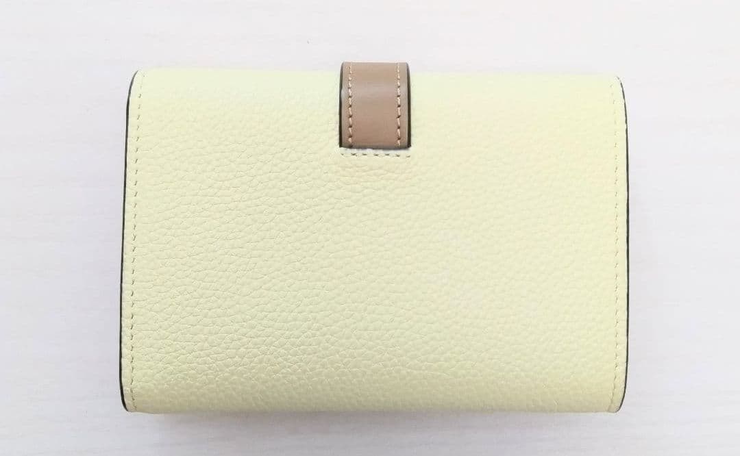 ロエベ LOEWE 三つ折り財布【美品】