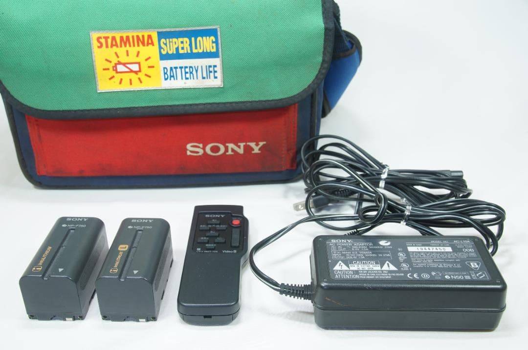 【動作品】 Sony Hi8 ビデオカメラ DCR-TRV225 バッグ付