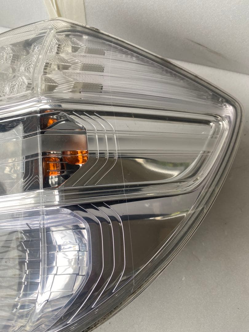 ホンダ フィット ハイブリッド GP1 純正 テールランプ 左右セット LED