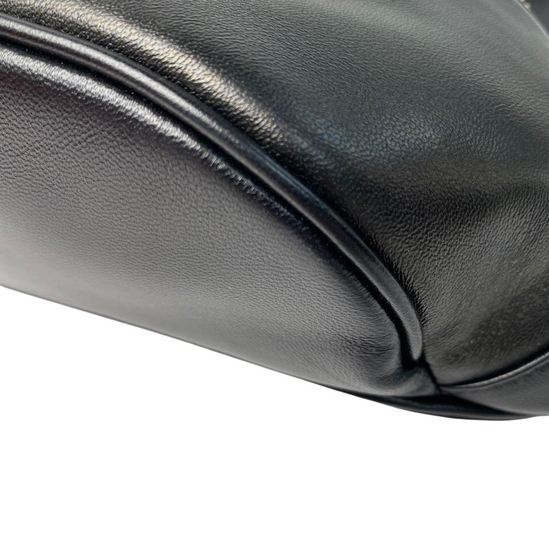 新品同様 ロジェヴィヴィエ ROGER VIVIER ボディバッグ 斜めがけ