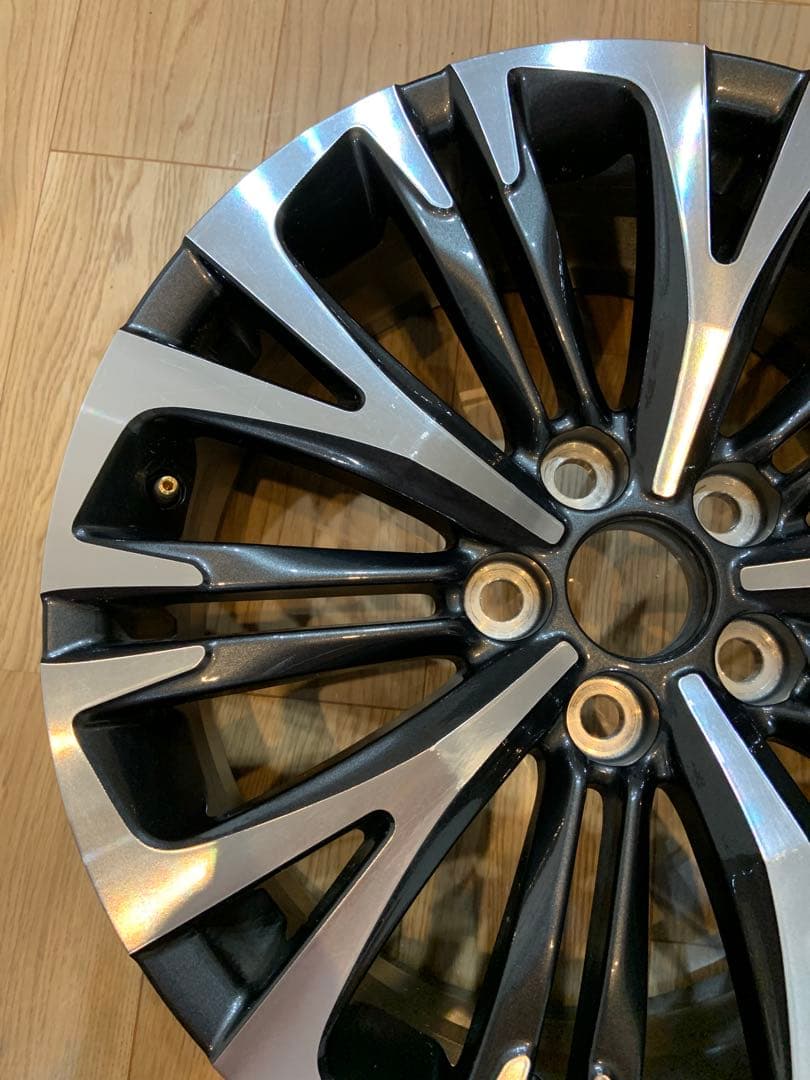 TOYOTA ヤリスクロス　純正　18インチホイール　1本　美品
