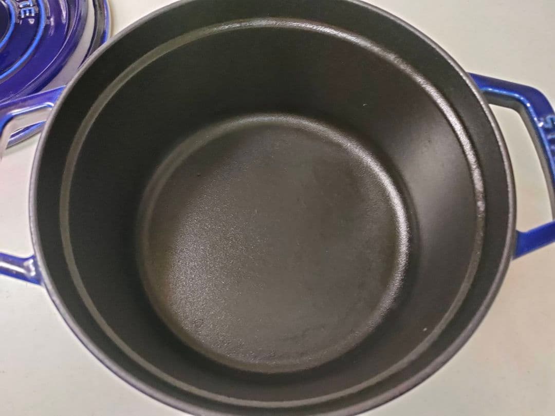 ストウブ　staub ココットラウンド　20cm グランブルー　保証書あり