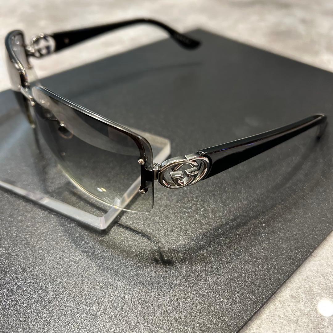 美品✨希少　GUCCI サングラス　archive y2k ブラック　ロゴ　黒色