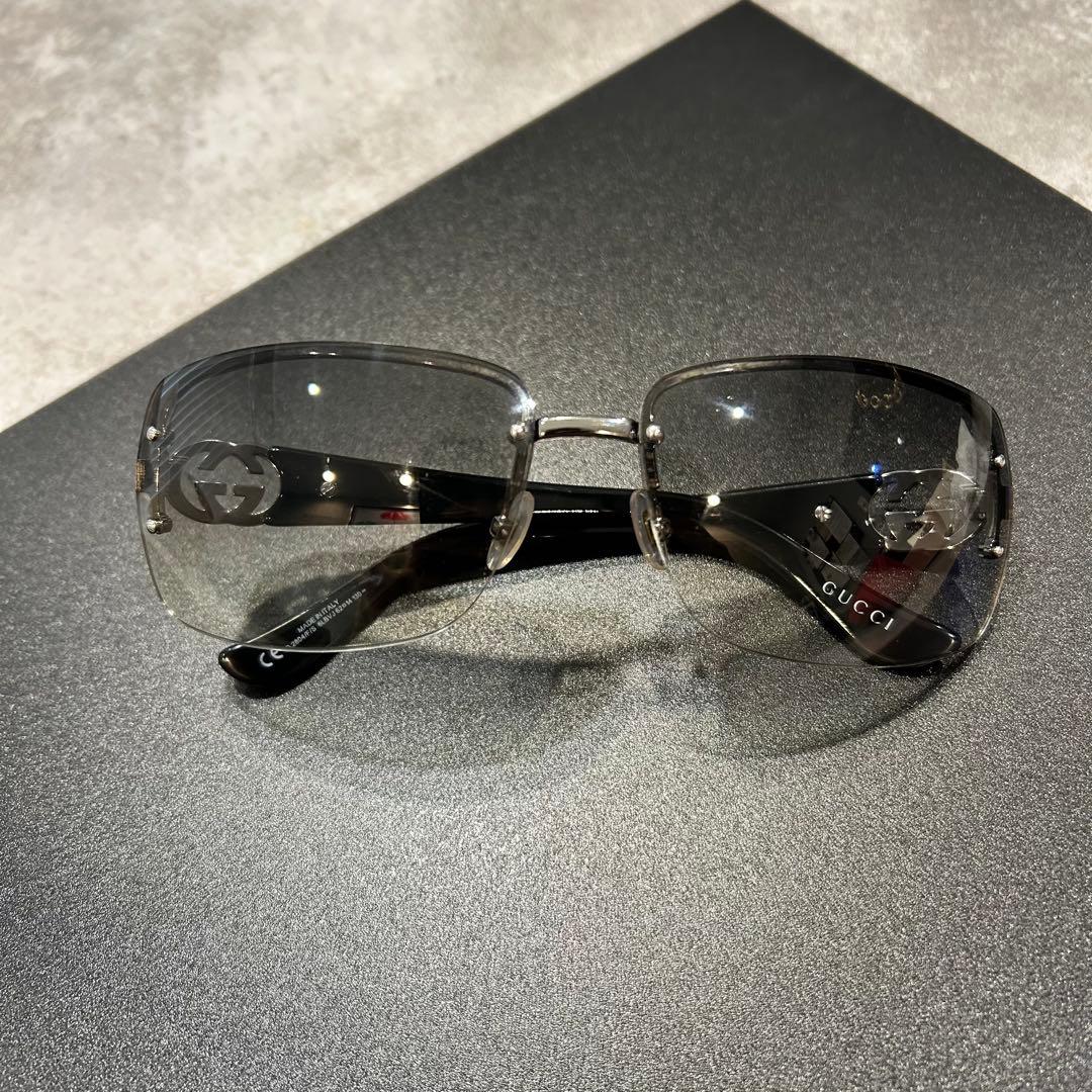 美品✨希少　GUCCI サングラス　archive y2k ブラック　ロゴ　黒色