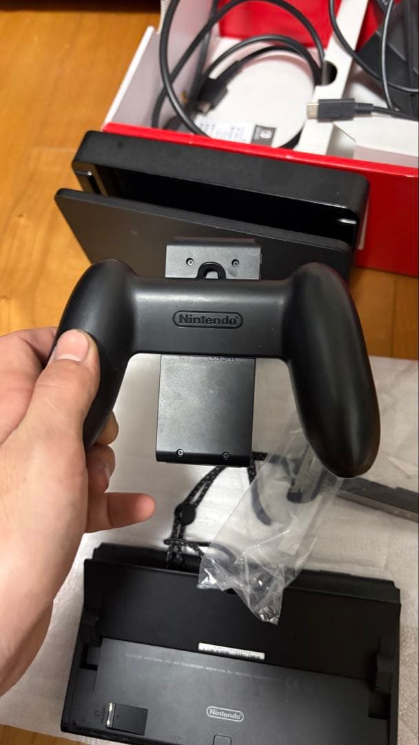 Nintendo Switch 本体 赤青ジョイコン付き