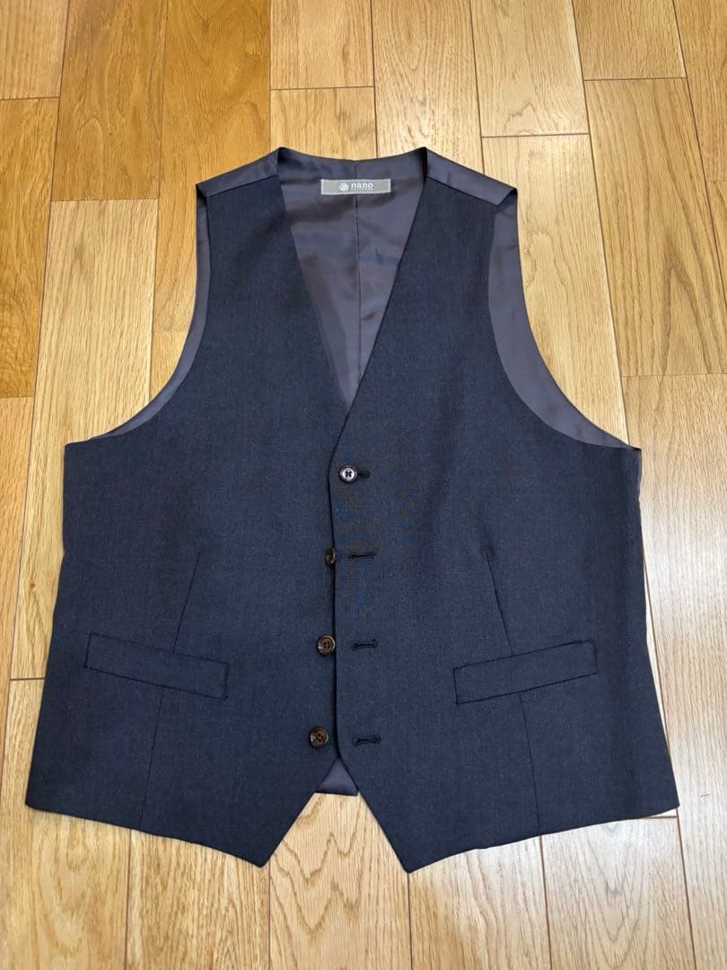 新品同様 ナノユニバース ビジネス ベスト グレー ジレ 46 M