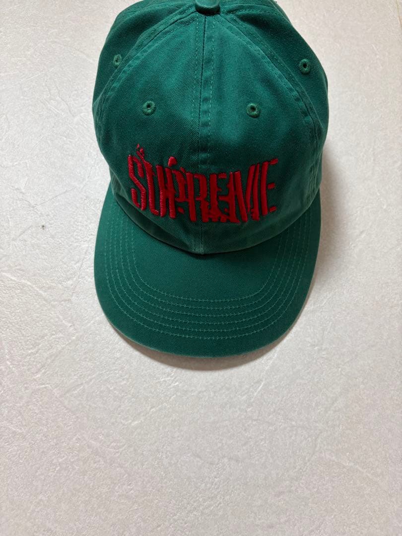 Supreme グリーンキャップ レッド刺繍