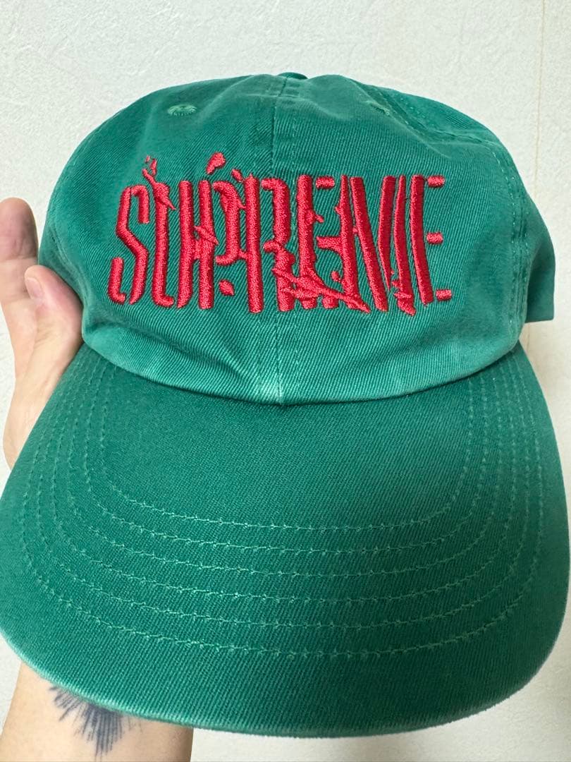 Supreme グリーンキャップ レッド刺繍