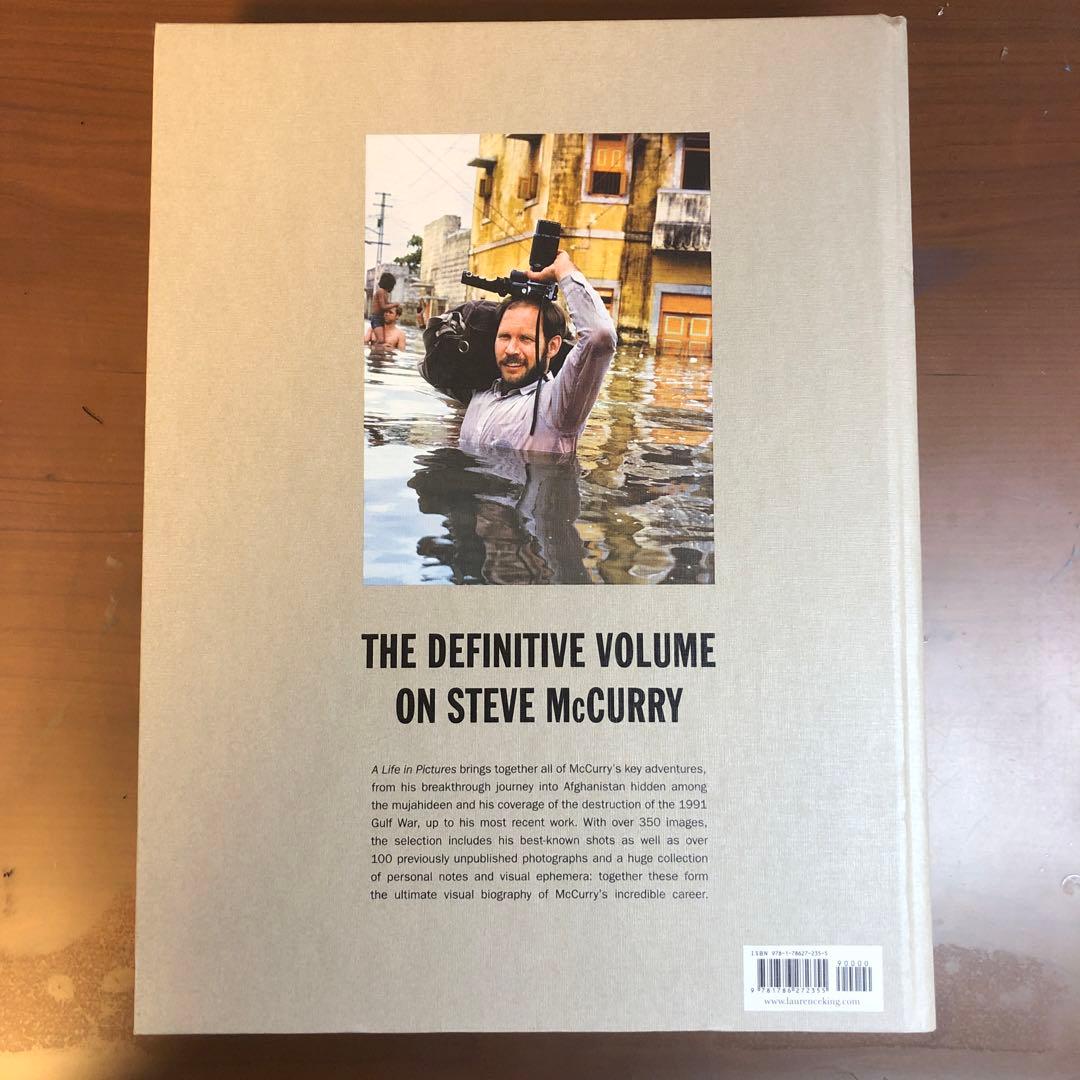 スティーブ・マッカリー A Life in Pictures (洋書)
