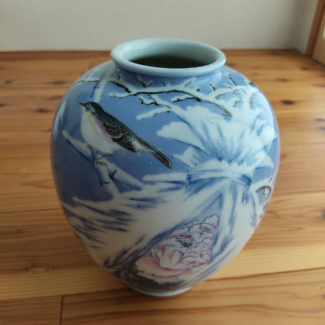 深川製磁　陶器製青い花瓶 鳥と花のデザイン