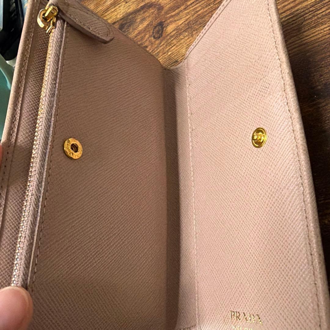 PRADA 二つ折り財布ピンクベージュ