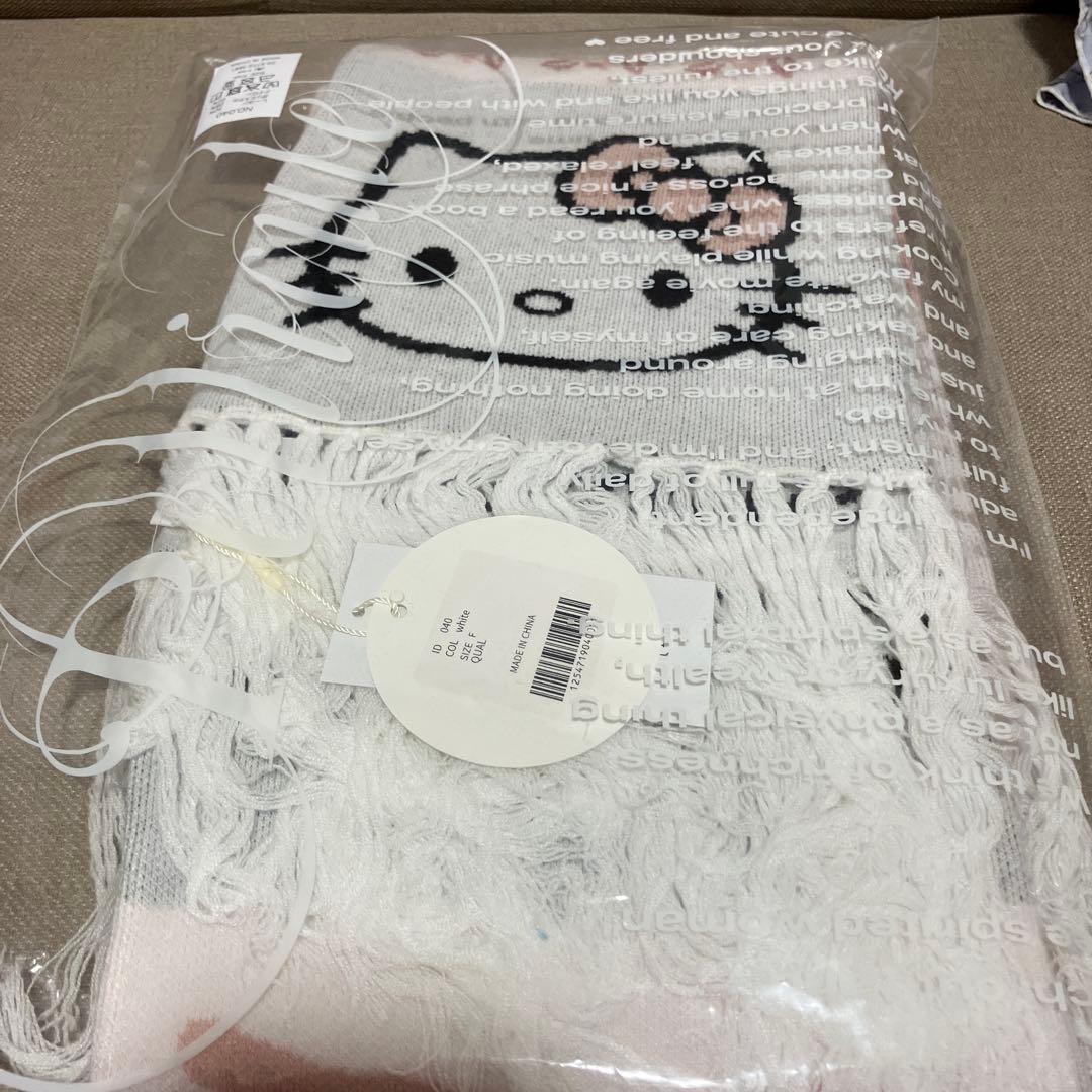 ペリキュール　キティ マフラー