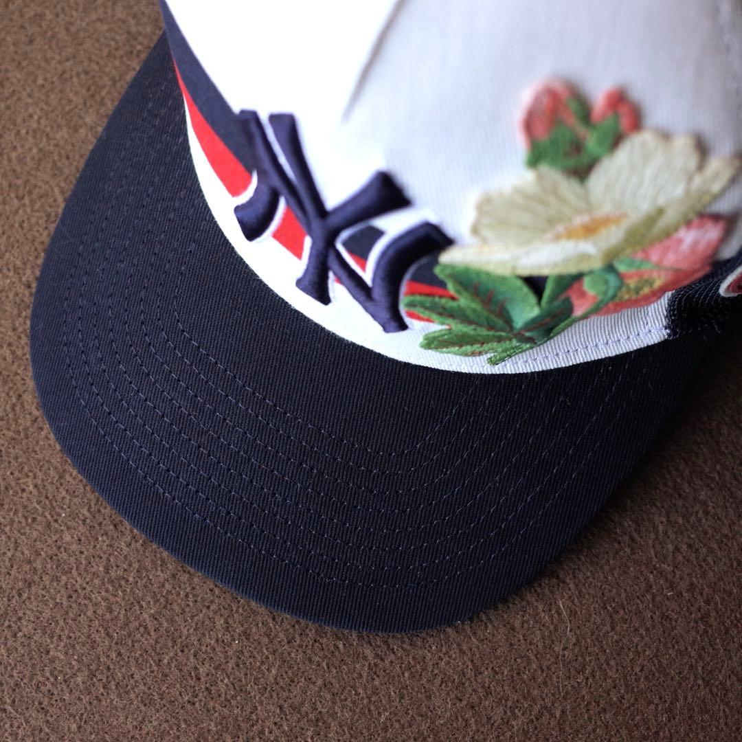 GUCCI グッチ × ニューヨークヤンキース フラワー メッシュキャップ 紺白