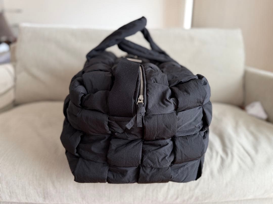 BOTTEGA VENETA ザ・パデッド ホールドオール
