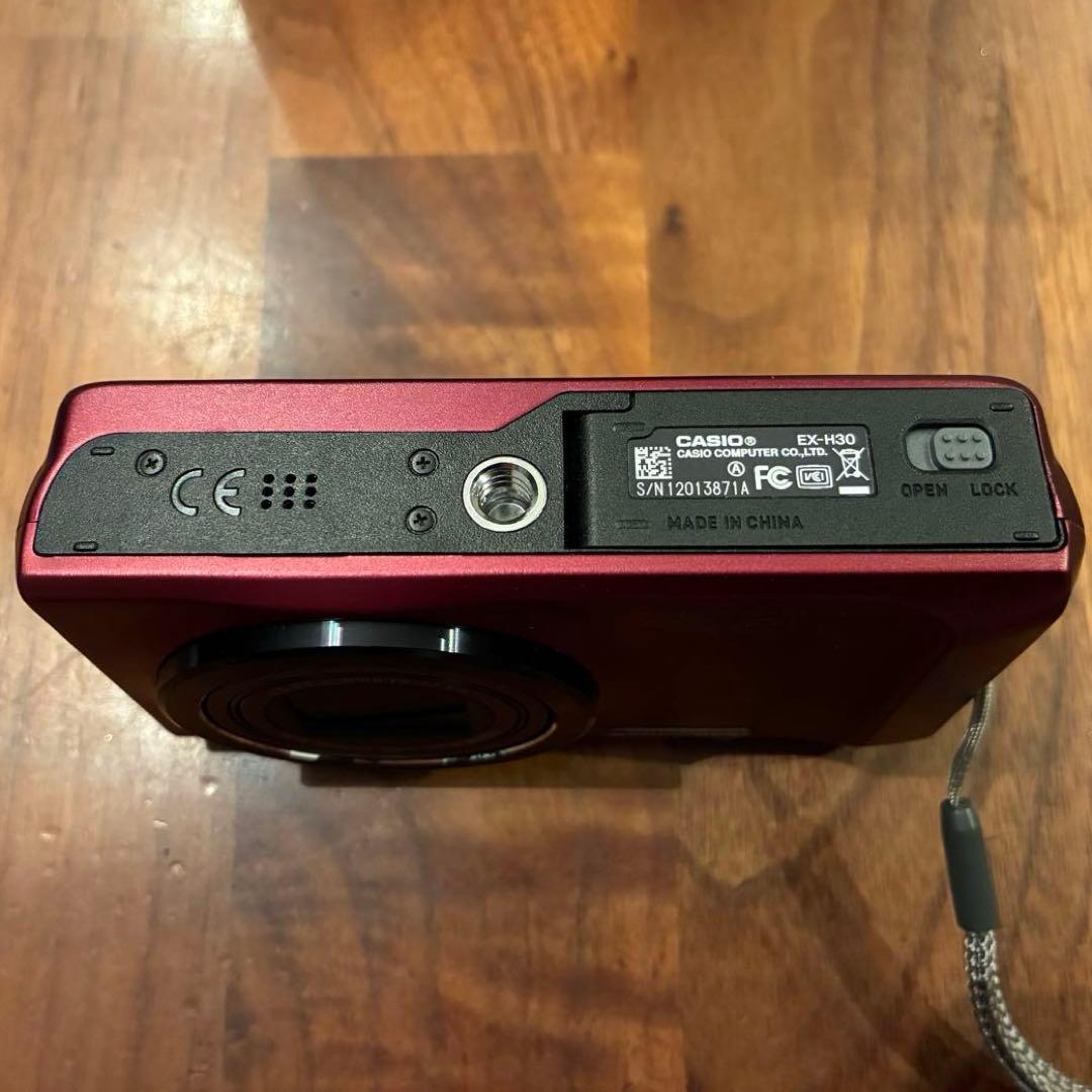 【極美品/付属品完備】CASIO EXILIM EX-H30 レッド コンデジ