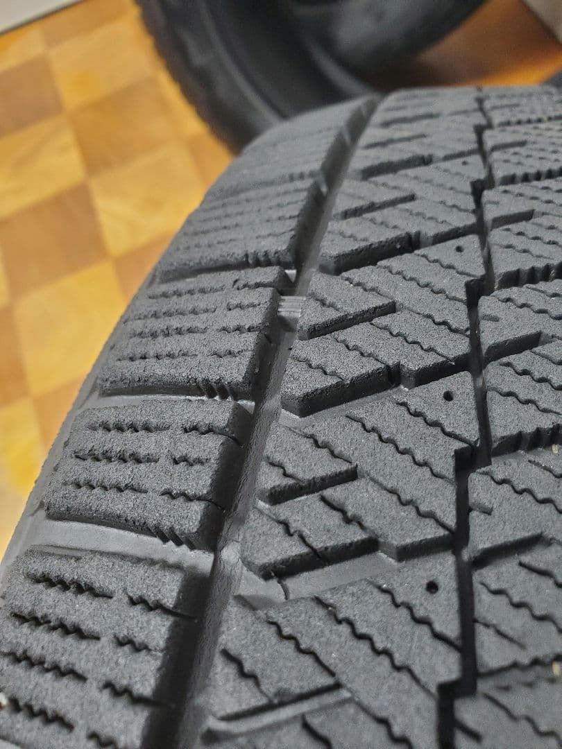 185/60R15 スタッドレス ブリヂストン VRX2
