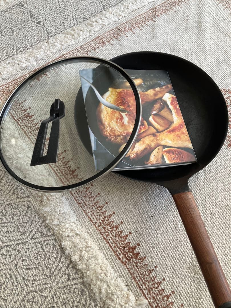 VERMICULAR FRYING PAN 28cm 蓋　レシピ本　付き