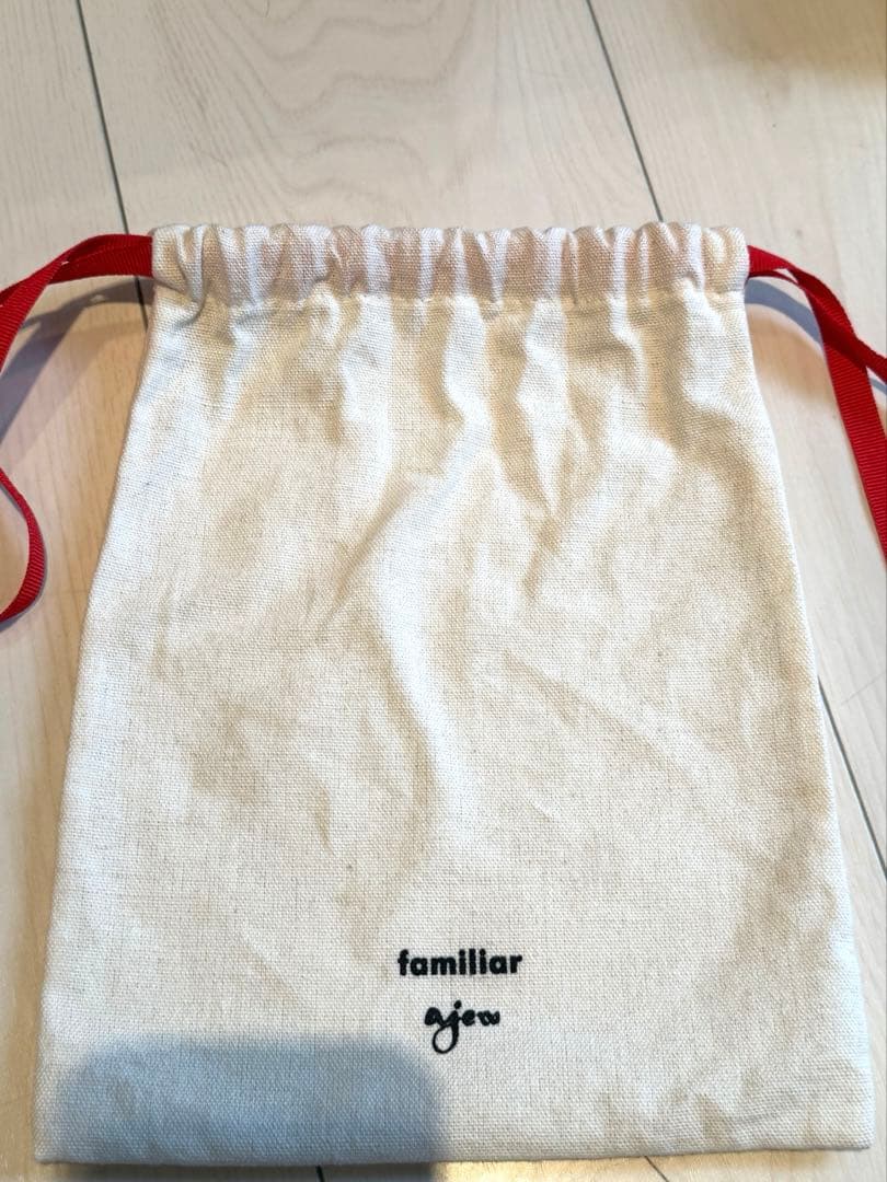 Ajew / familiar リンゴ型小物入れとストラップセット