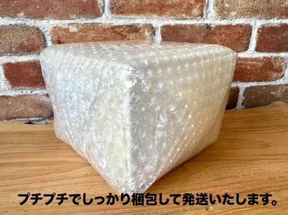 再値下げ　新品　九谷焼　お祈り猫　黄色　招き猫　縁起物　オブジェ　座布団付　風水