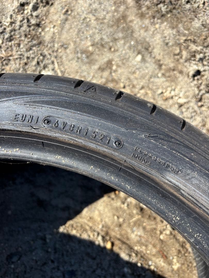 235/40r19 2本　新車外し