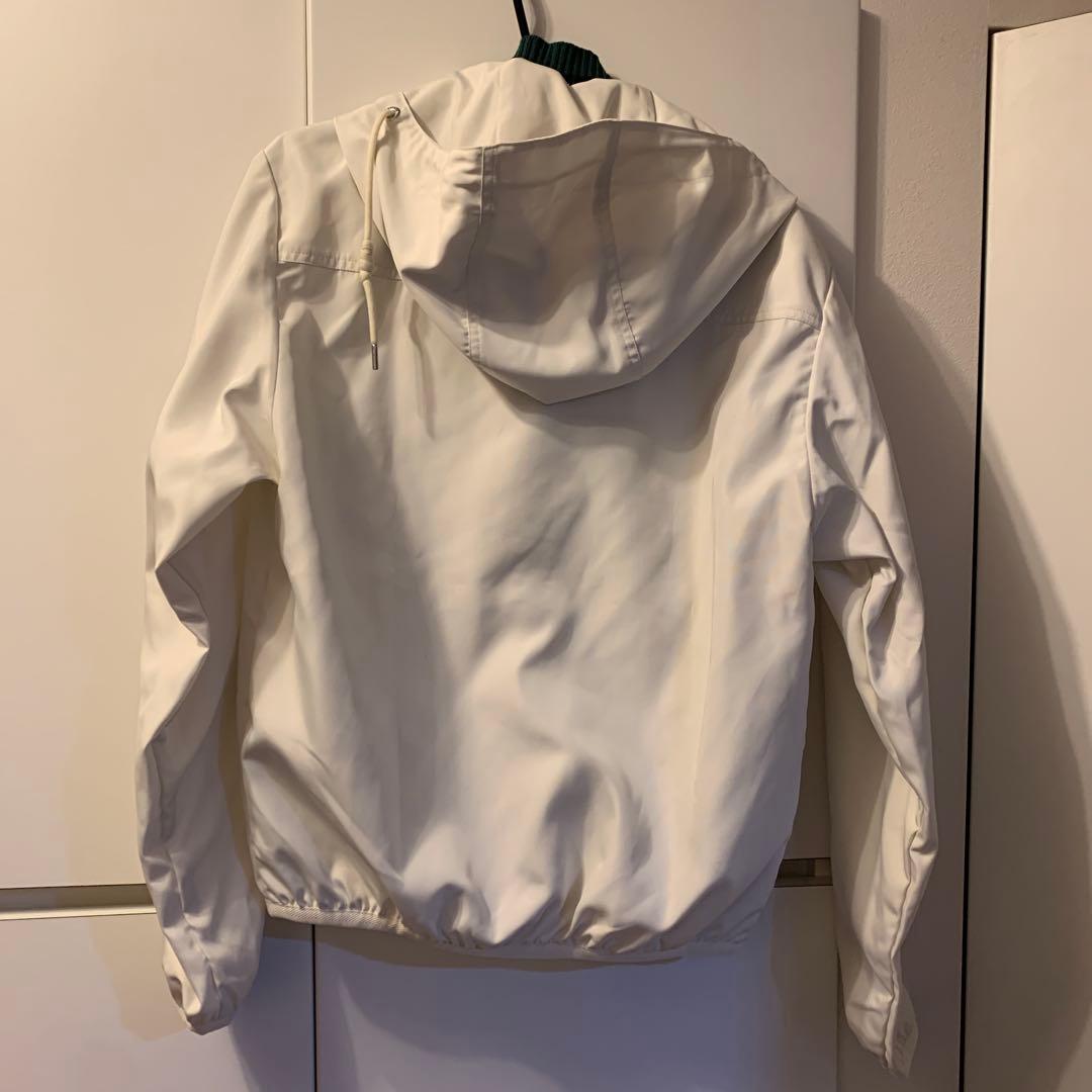 MONCLER ホワイト フード付きジャンパー