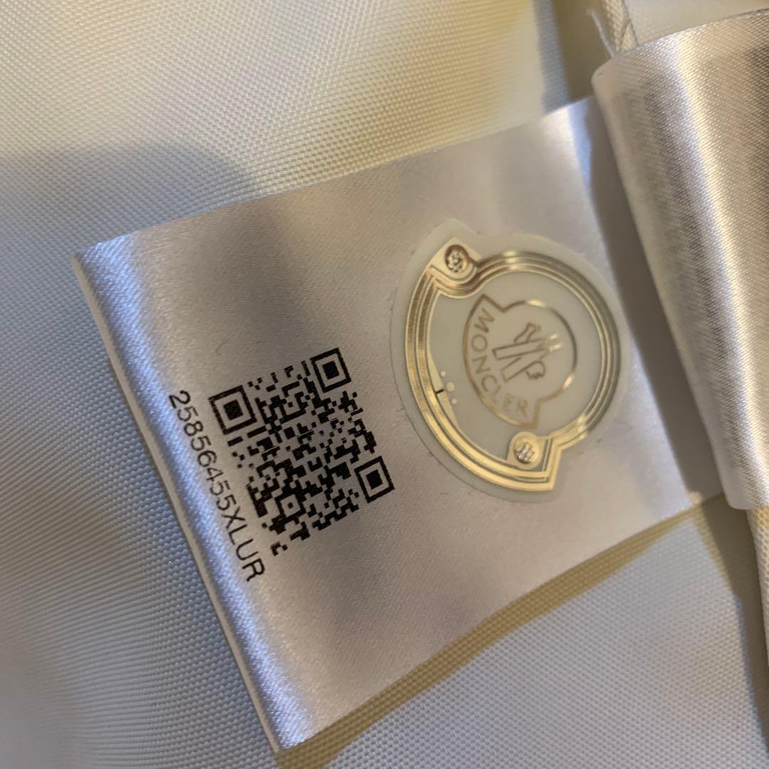 MONCLER ホワイト フード付きジャンパー