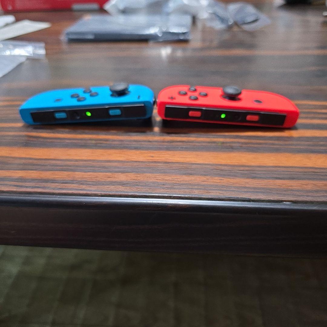Nintendo Switch ネオンブルー/ネオンレッド 本体+ポーチ