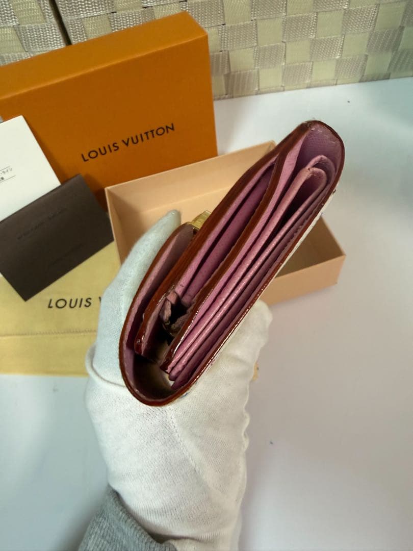 LOUIS VUITTON 三つ折り財布 ホワイト・マルチカラー