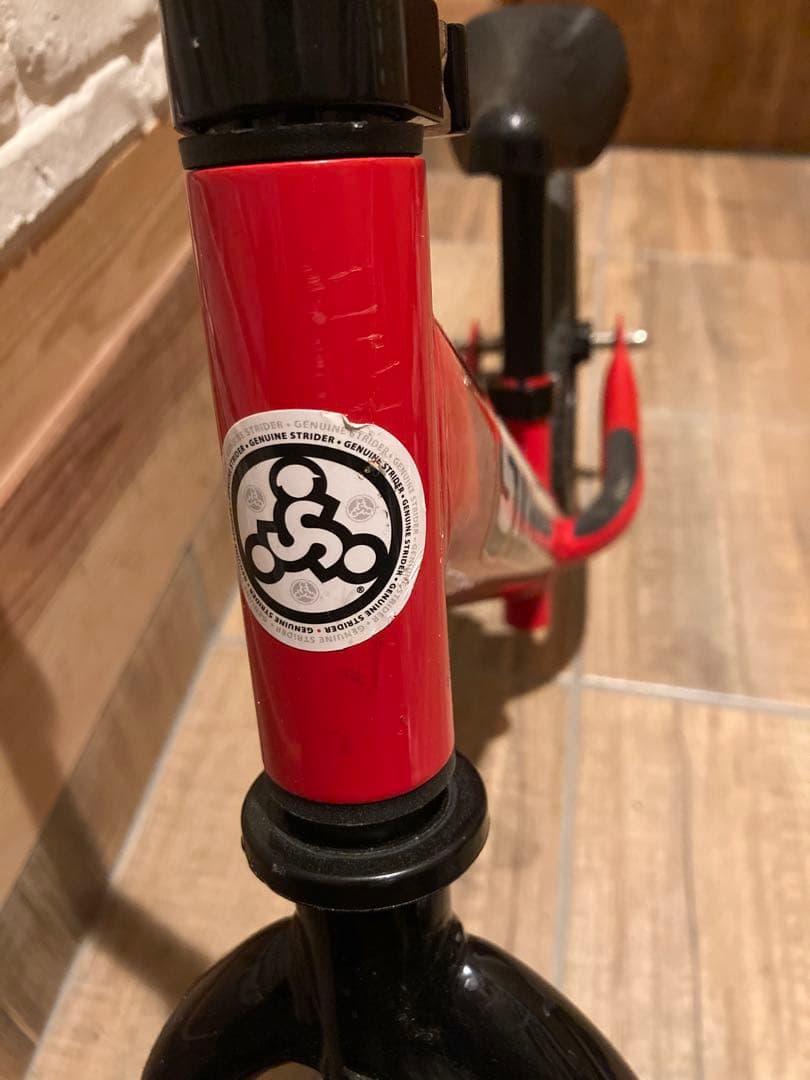 ストライダー STRIDER classicバランスバイク 赤 12インチ