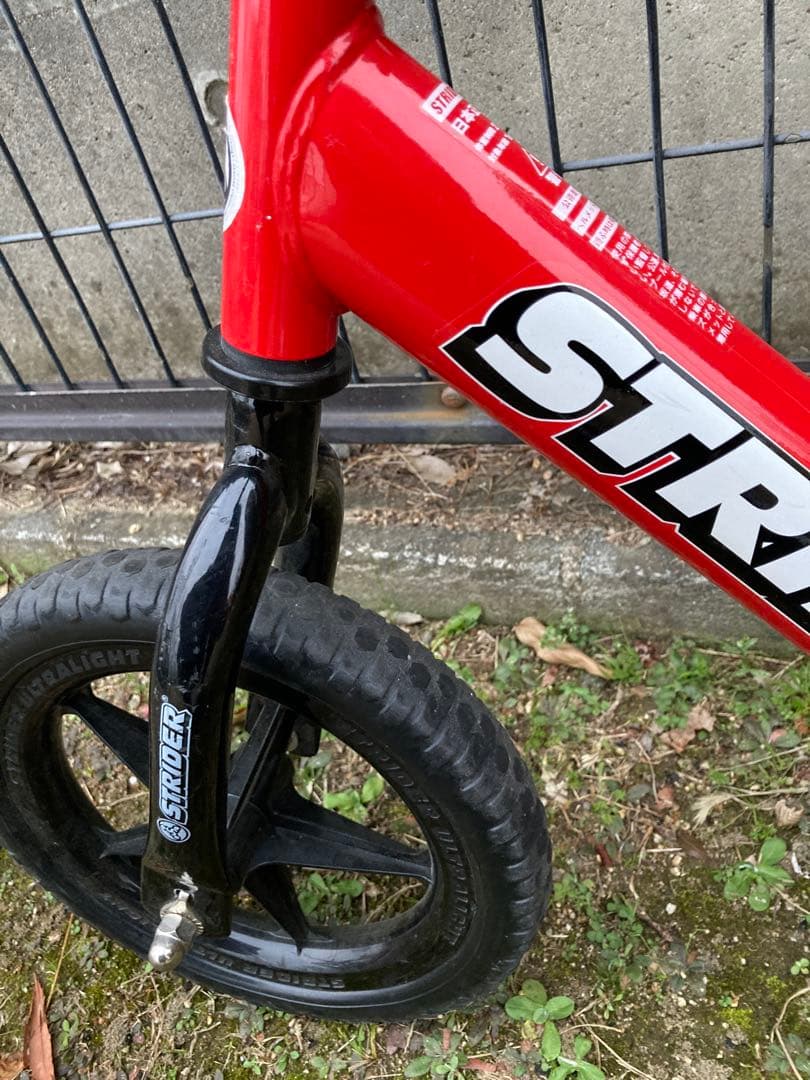 ストライダー STRIDER classicバランスバイク 赤 12インチ