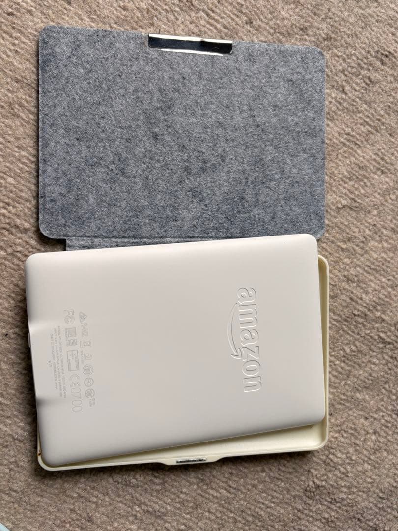Kindle Paperwhite(第7世代)、Wi-Fi 、4GB、ケース付