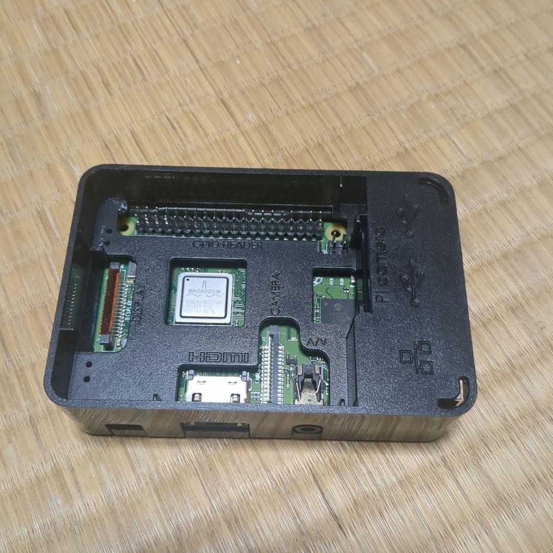 Raspberry Pi 3 Model B+ ケース付き