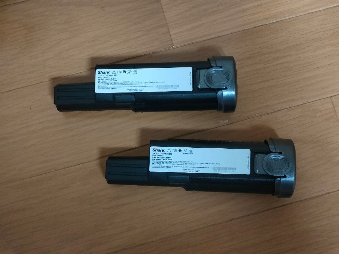 SHARK ハンディ掃除機「WV251J」バッテリー✕2個 フローリング用ノズル