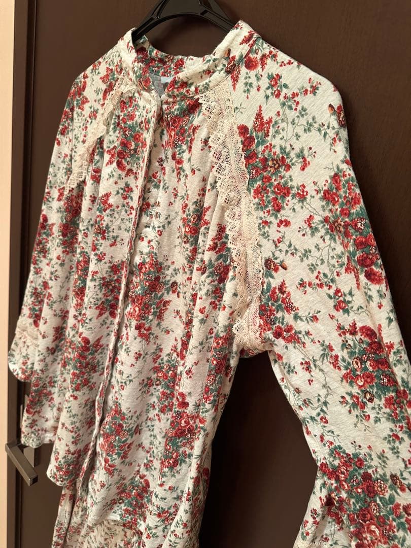美品⭐︎キッドブルー⭐︎花柄のパジャマ Lサイズ