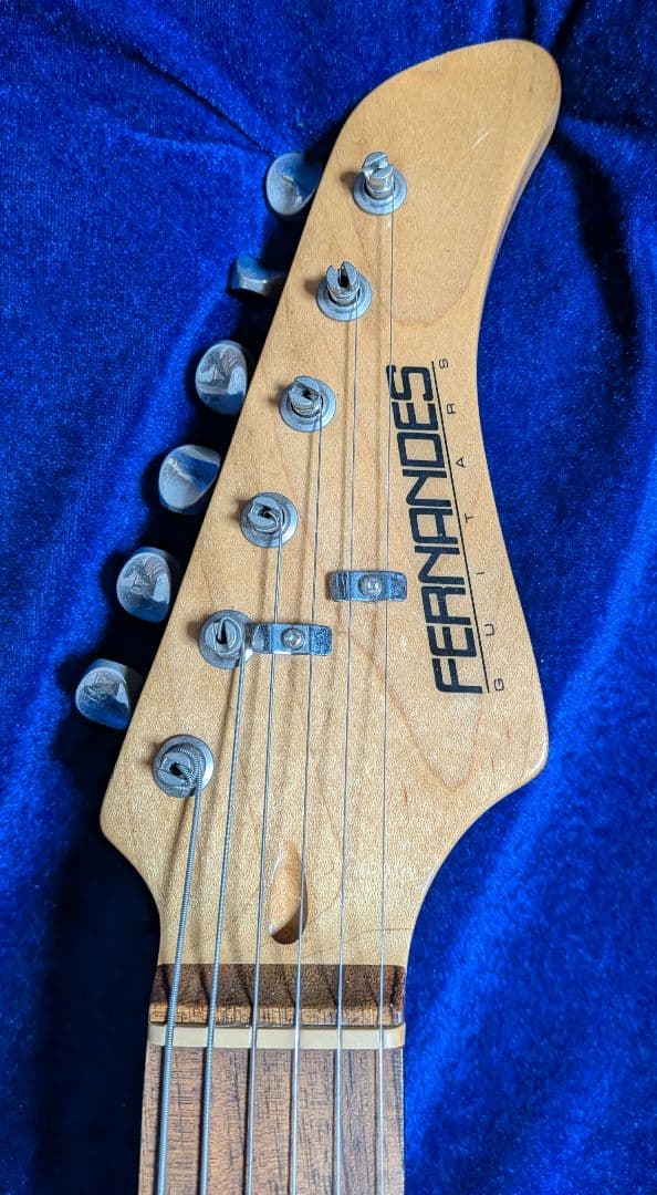 【Fernandes】ストラトタイプ エレキギター