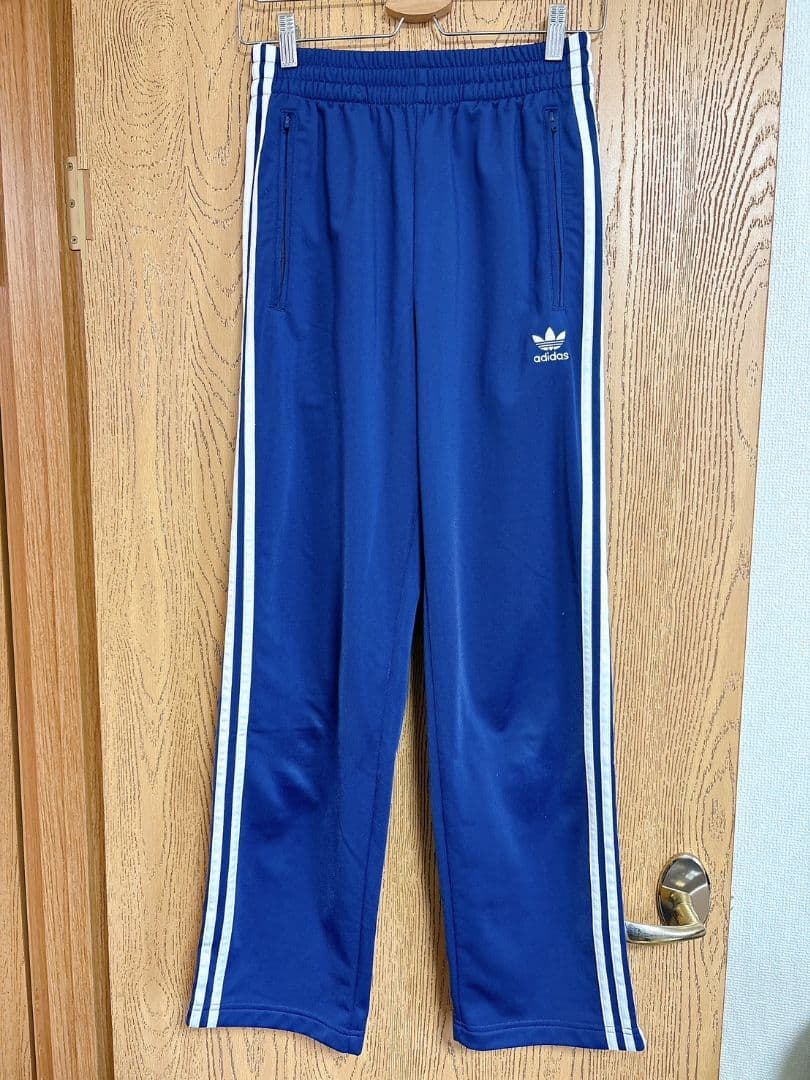 アディダスadidas　レディース　ジャージ上下　セットアップ　ネイビー青パンツ