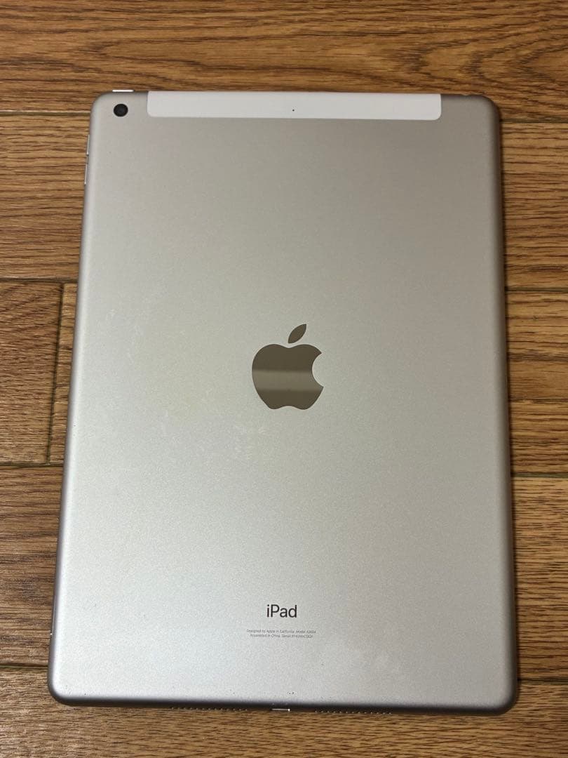 ちぃこApple iPad 9世代　64GB シルバー　セルラー 超美品
