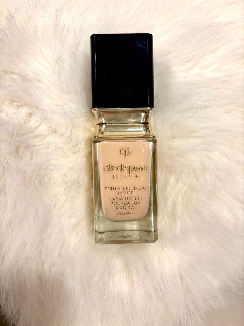 clé de peau BEAUTÉ ファンデーション ピンクオークル00