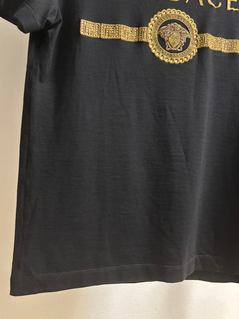 VERSACE メデューサラインストーン刺繍Tシャツ