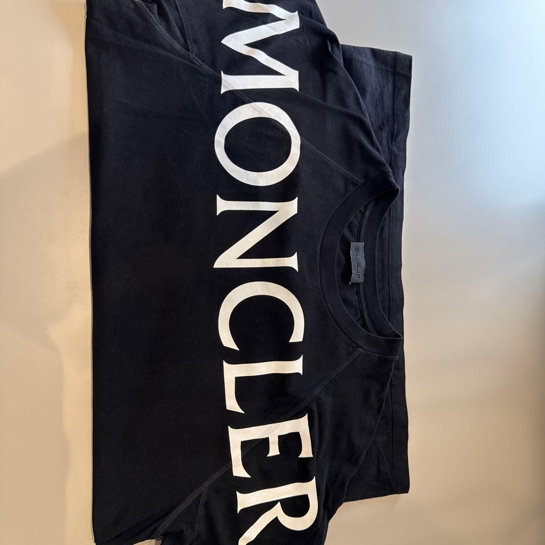 モンクレール　Tシャツ　ブラック