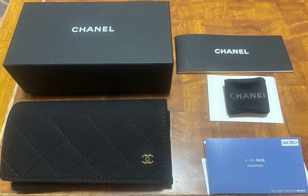 CHANEL ブラック サングラス　ケース