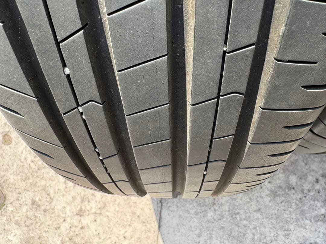 225/60R18 40アルファード夏タイヤ 4本 中古 2個のうち1個目