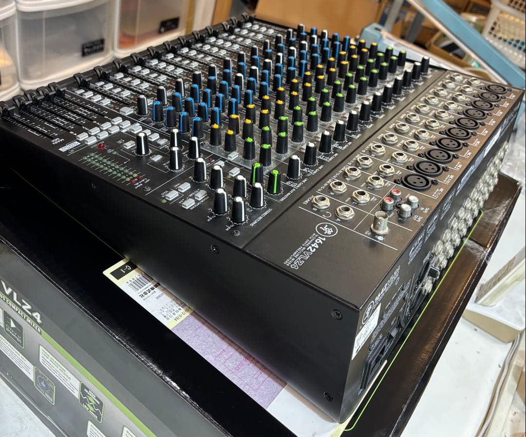 Mackie 1642 VLZ4 アナログミキサー